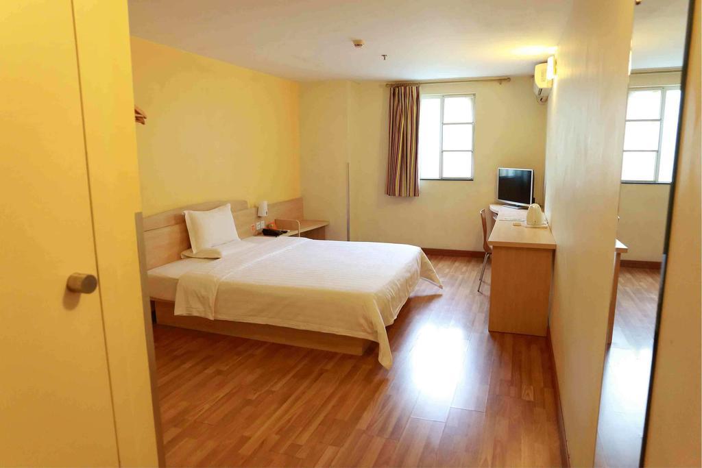 7 Days Inn Heze Mudan Road Branch Номер фото